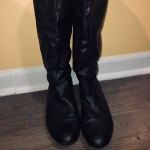 black slouchy boots